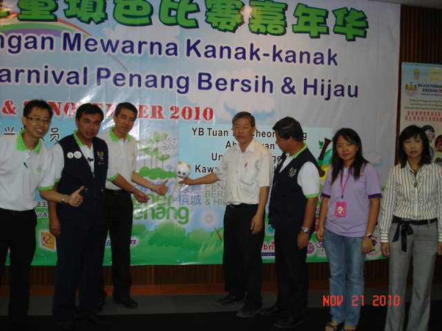 YB Tuan Tan Cheong Heng merasmikan pertandingan mewarna kanak-kanak sempena P.Pinang bersih dan hijau di MPSP pada 21-11-2010